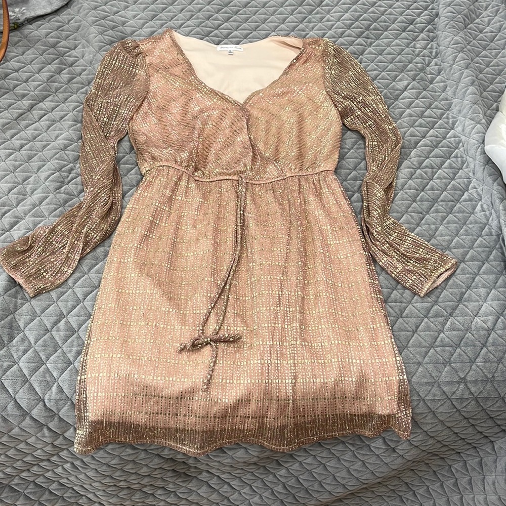 Beautiful long sleeved summer dress.